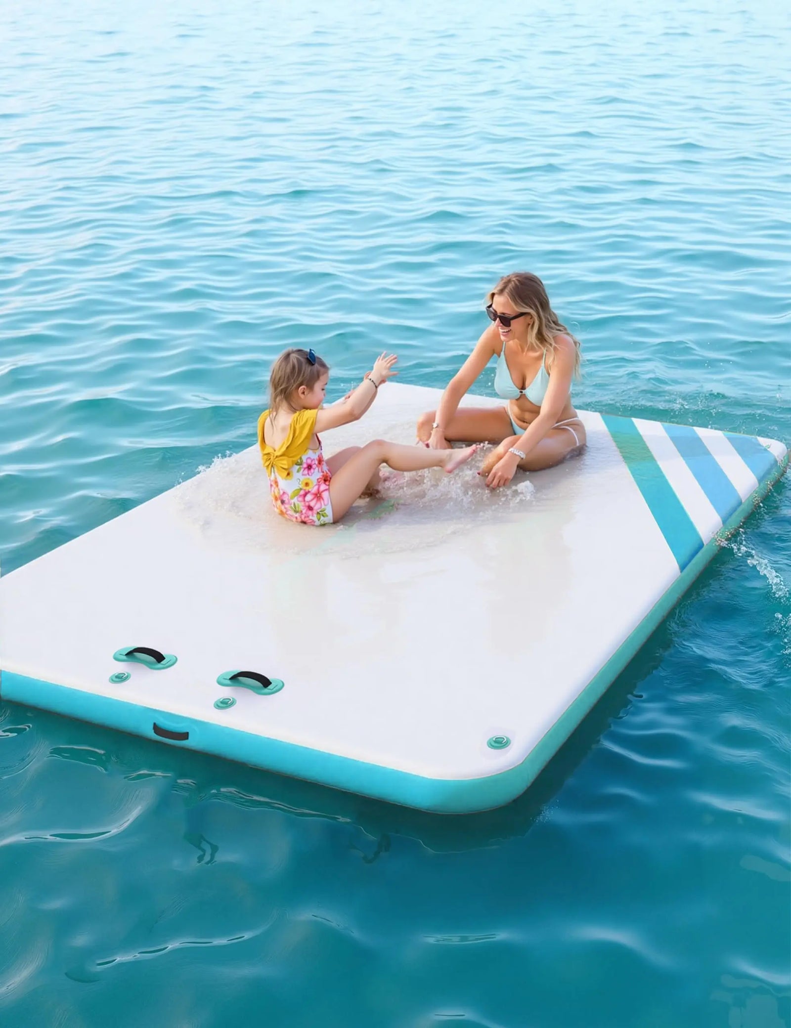 Plateforme flottante gonflable type quai en piscine