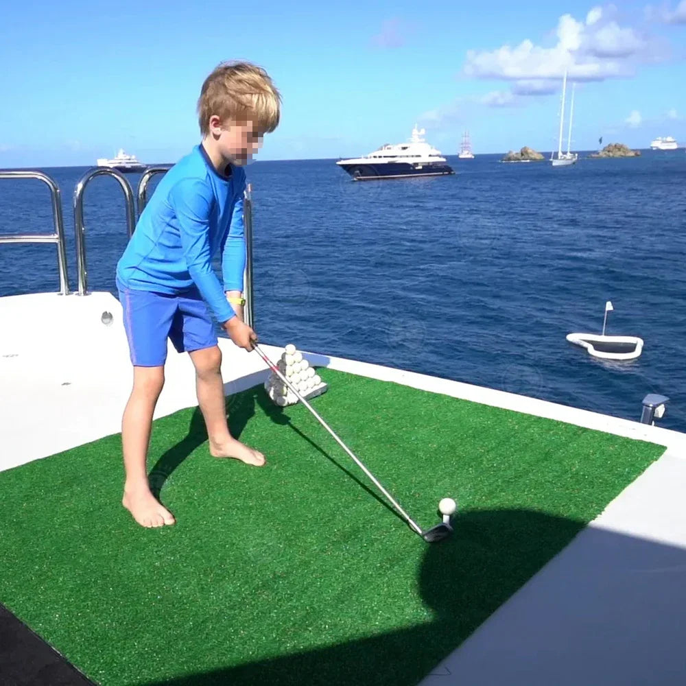 Golf gonflable flottant utilisé en mer par des golfeurs