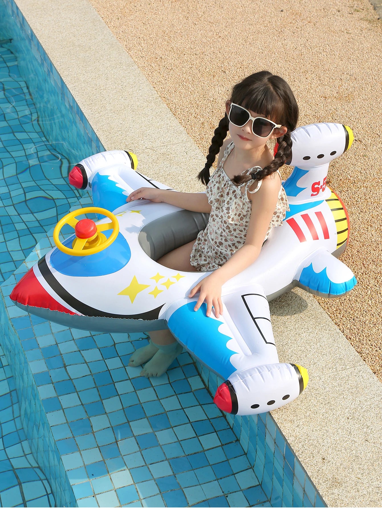 Bouée gonflable avion blanche pour bébé piscine