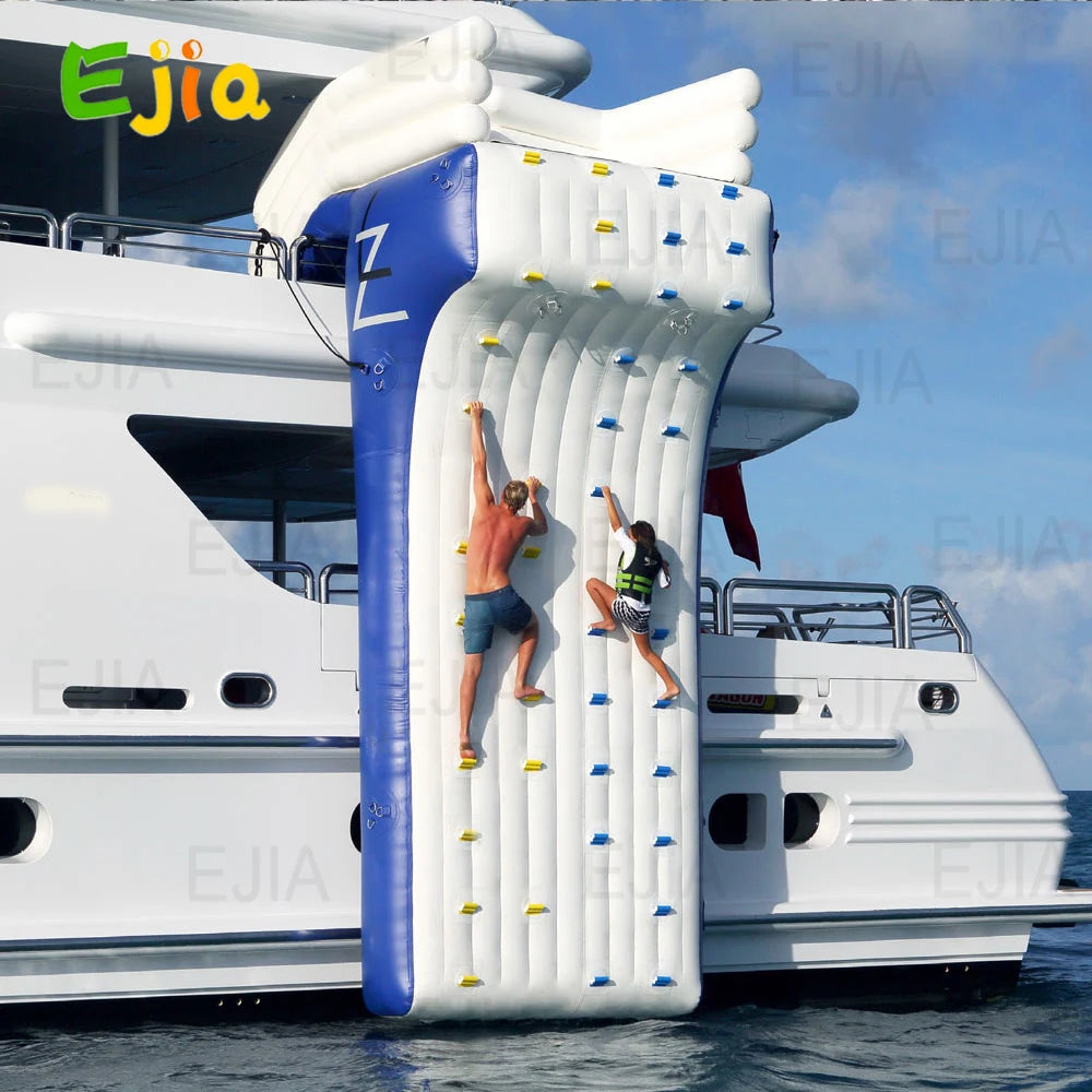 Mur d'escalade gonflable installé sur un yacht