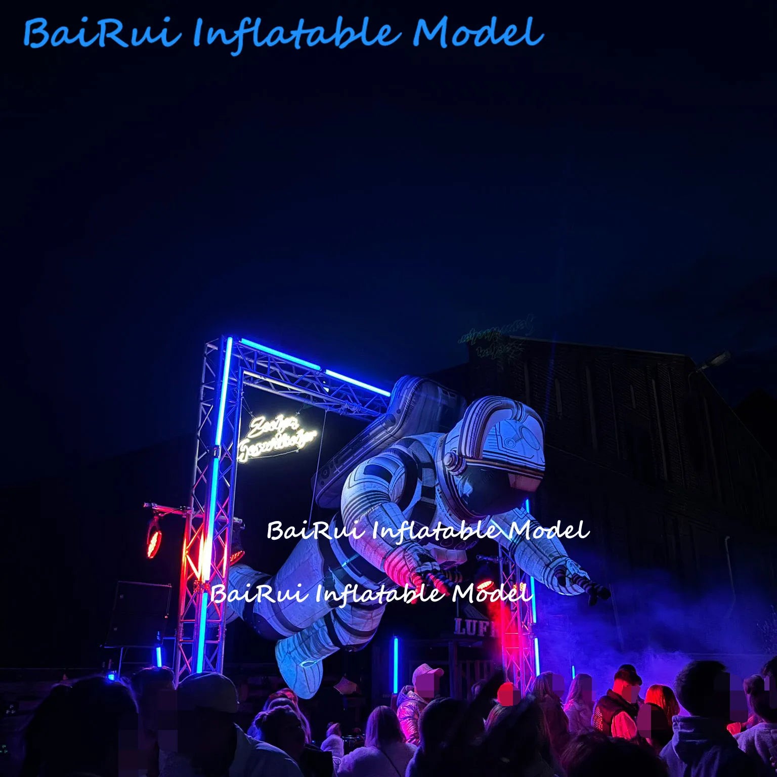 Stand gonflable astronaute installé lors d'une soirée