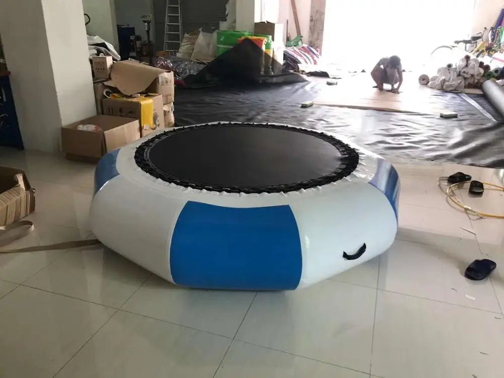 Trampoline gonflable PVC pour lac et piscine