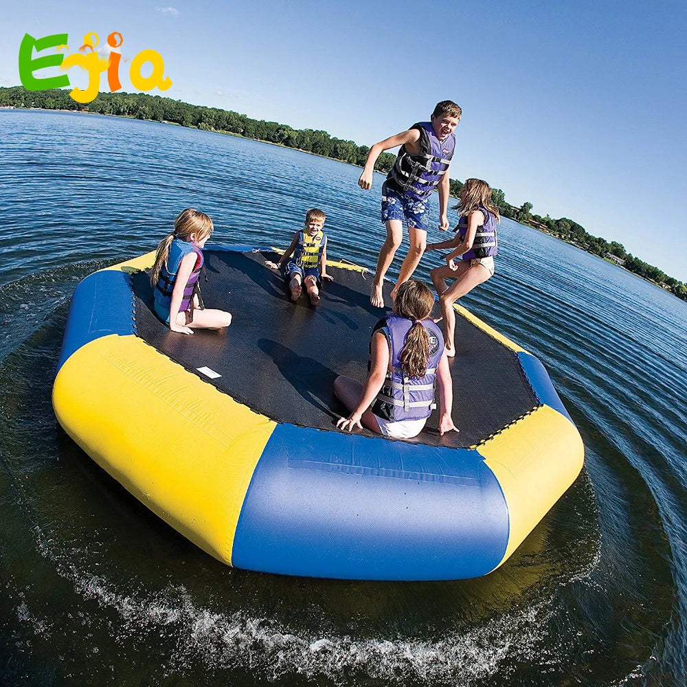 Trampoline gonflable aquatique avec glissière