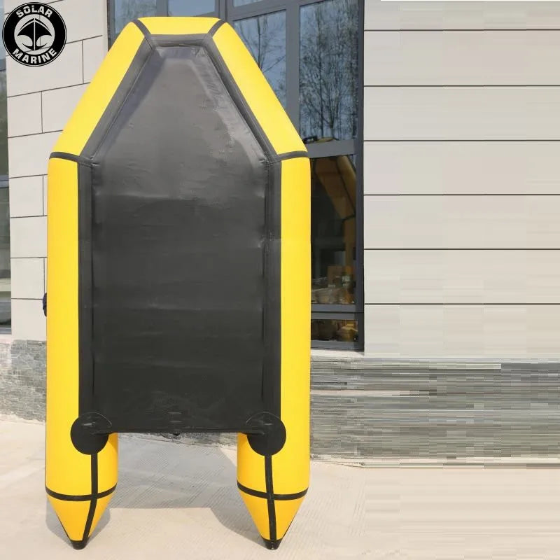 Bateau gonflable utilisé pour la pêche
