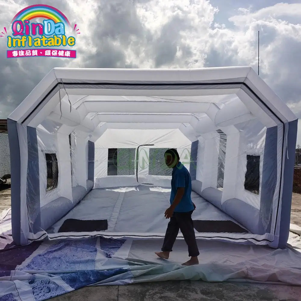Vue de nuit de la cabine de peinture gonflable