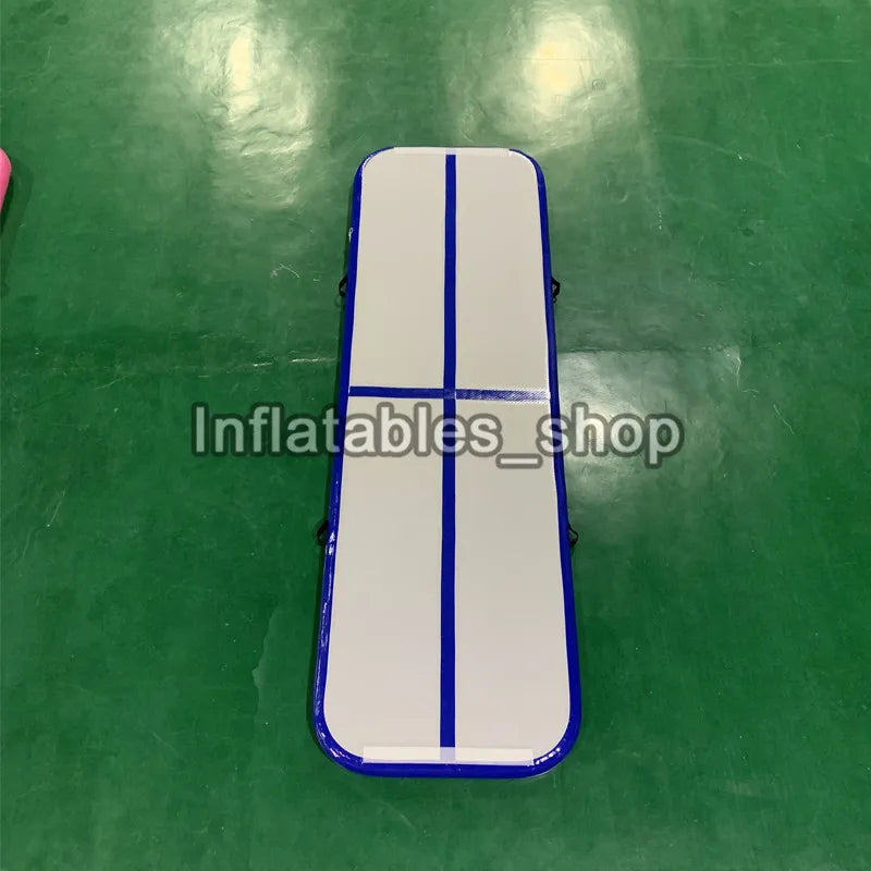 Tapis gonflable gymnastique en salle de sport