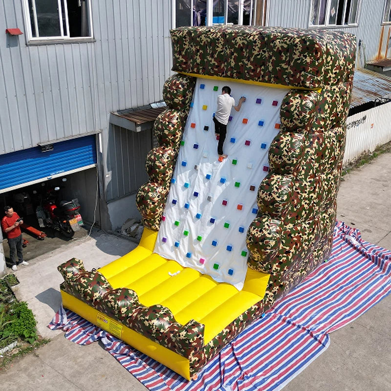 Mur d'escalade gonflable camouflage 6x4x6m vue d'ensemble
