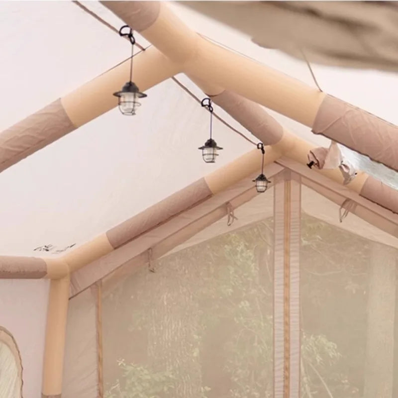 Tente gonflable automatique étanche installée en camping