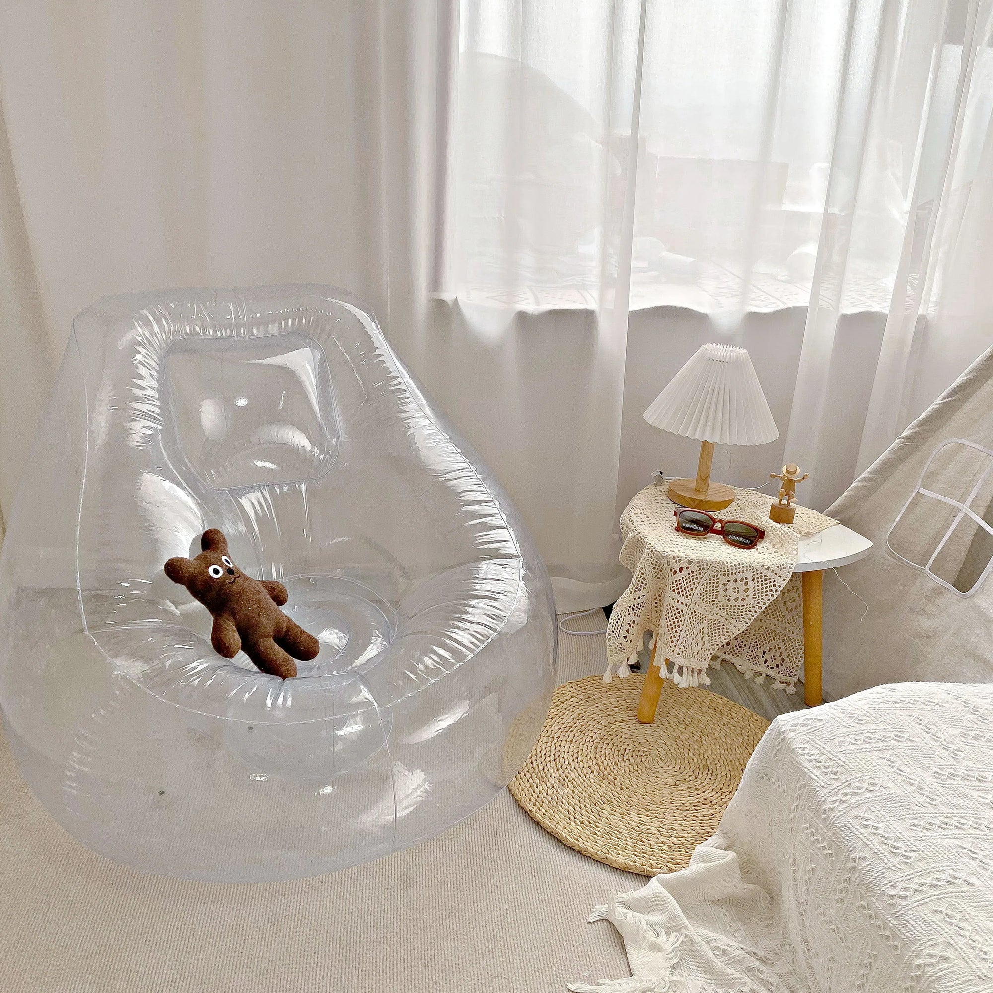 Canapé gonflable transparent usage piscine