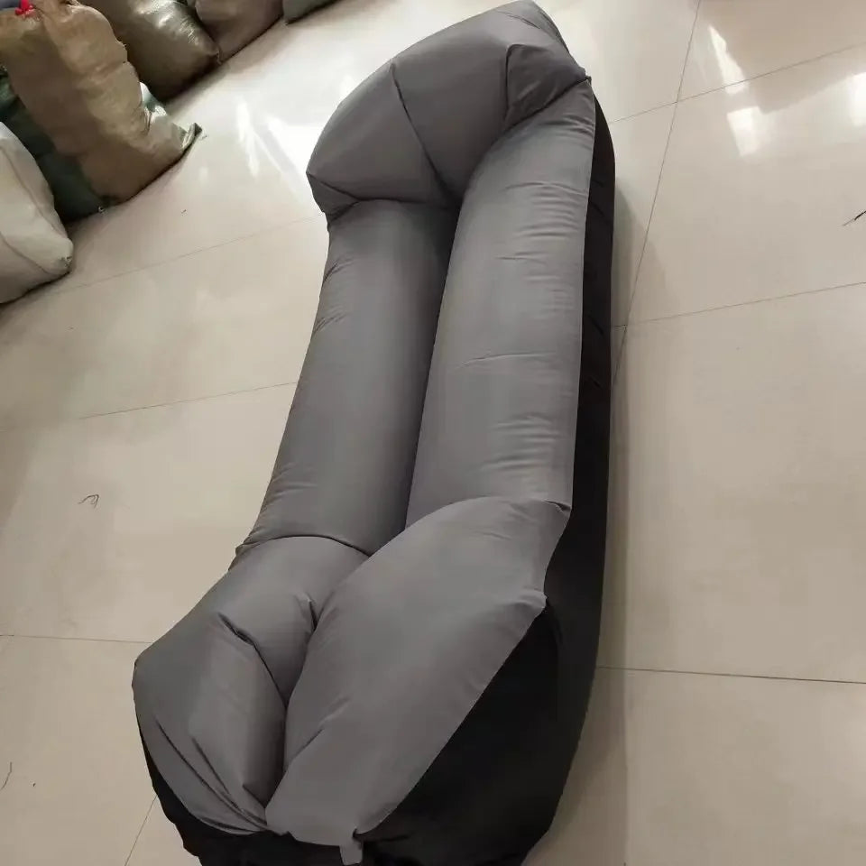 Canapé gonflable replié dans son sac