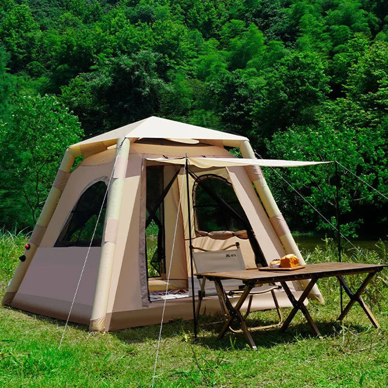 Tente gonflable pliante pour le voyage installée en plein air