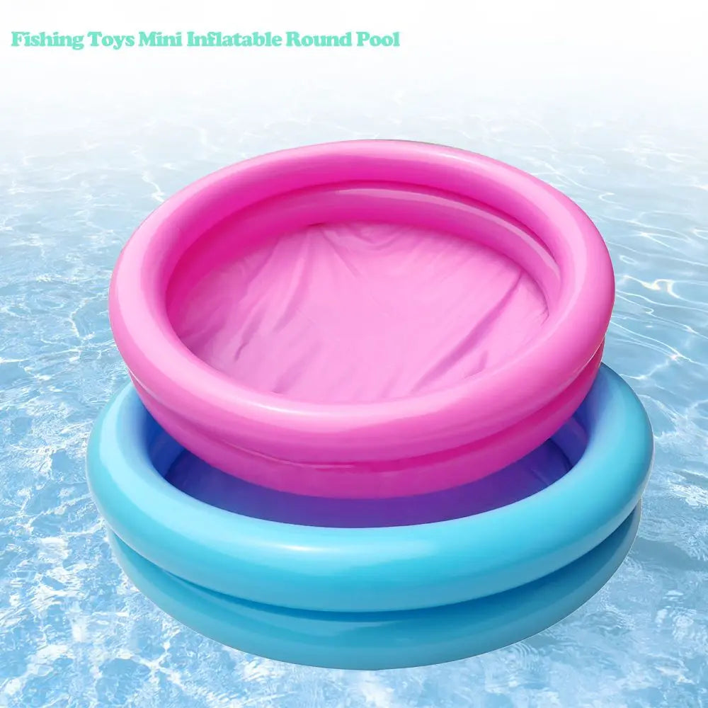 Piscine gonflable ronde bleue pour bébé installée sur pelouse