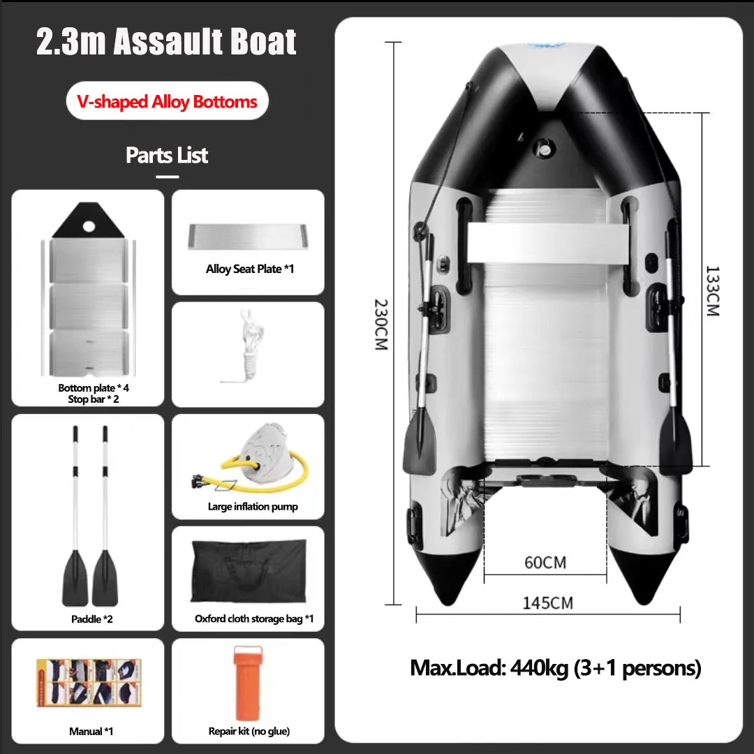 Bateau gonflable installé avec un moteur hors-bord