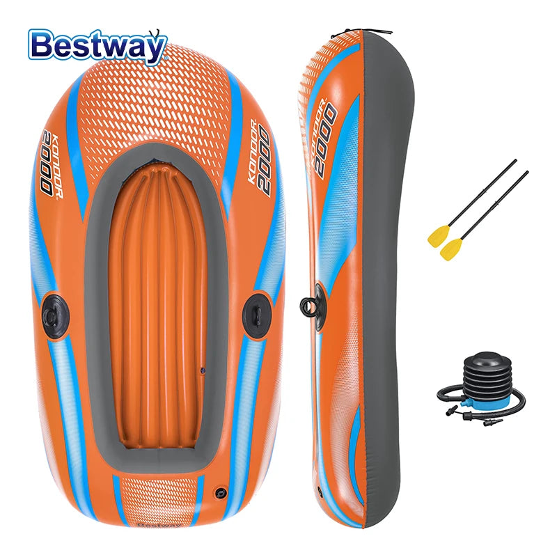 Vue latérale du bateau gonflable en PVC