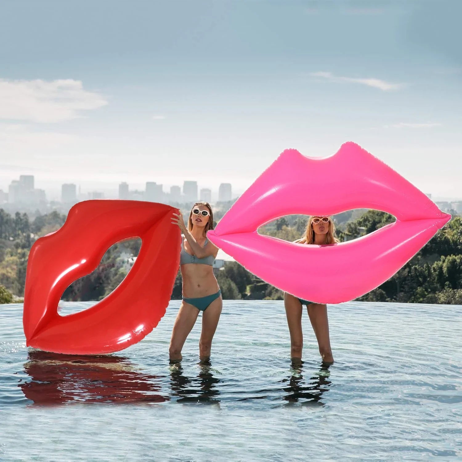 Bouée gonflable rouge flottante
