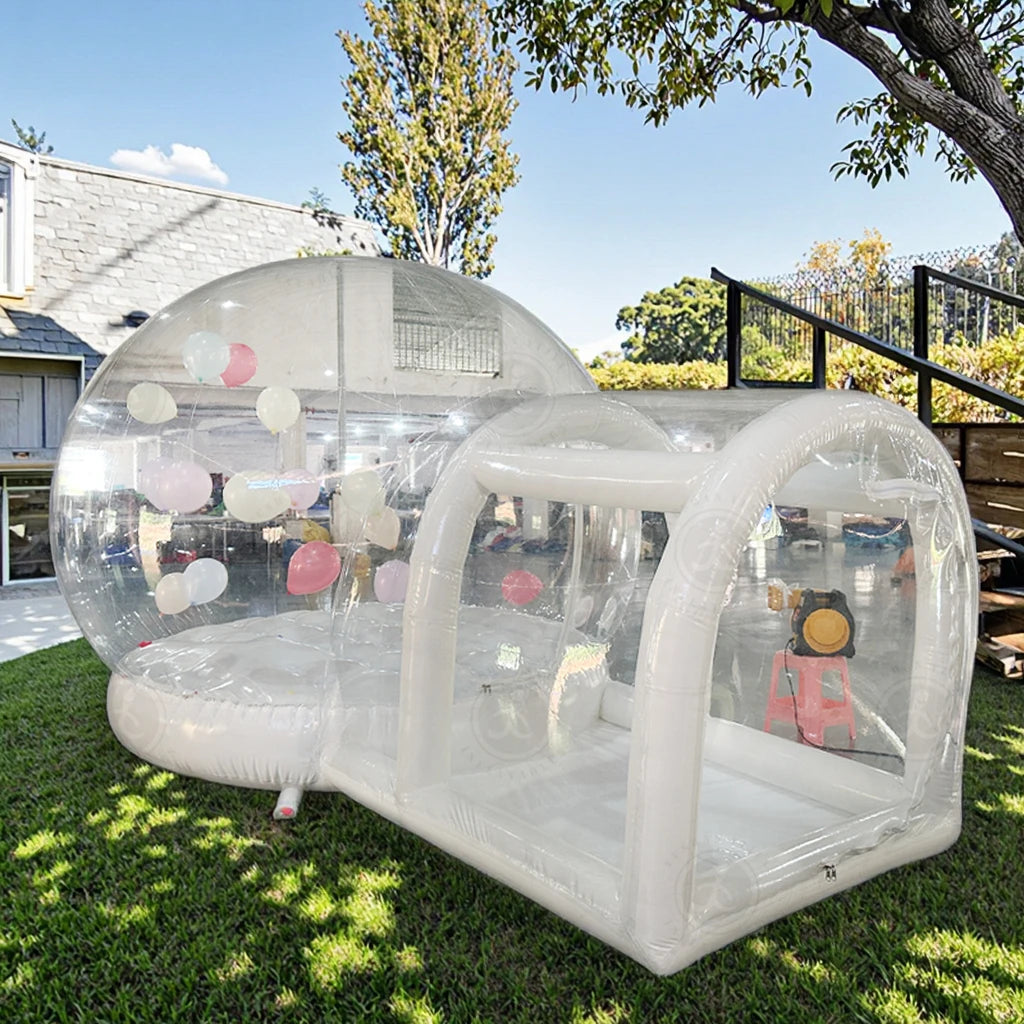 Bulle gonflable transparente installée en extérieur pour un mariage