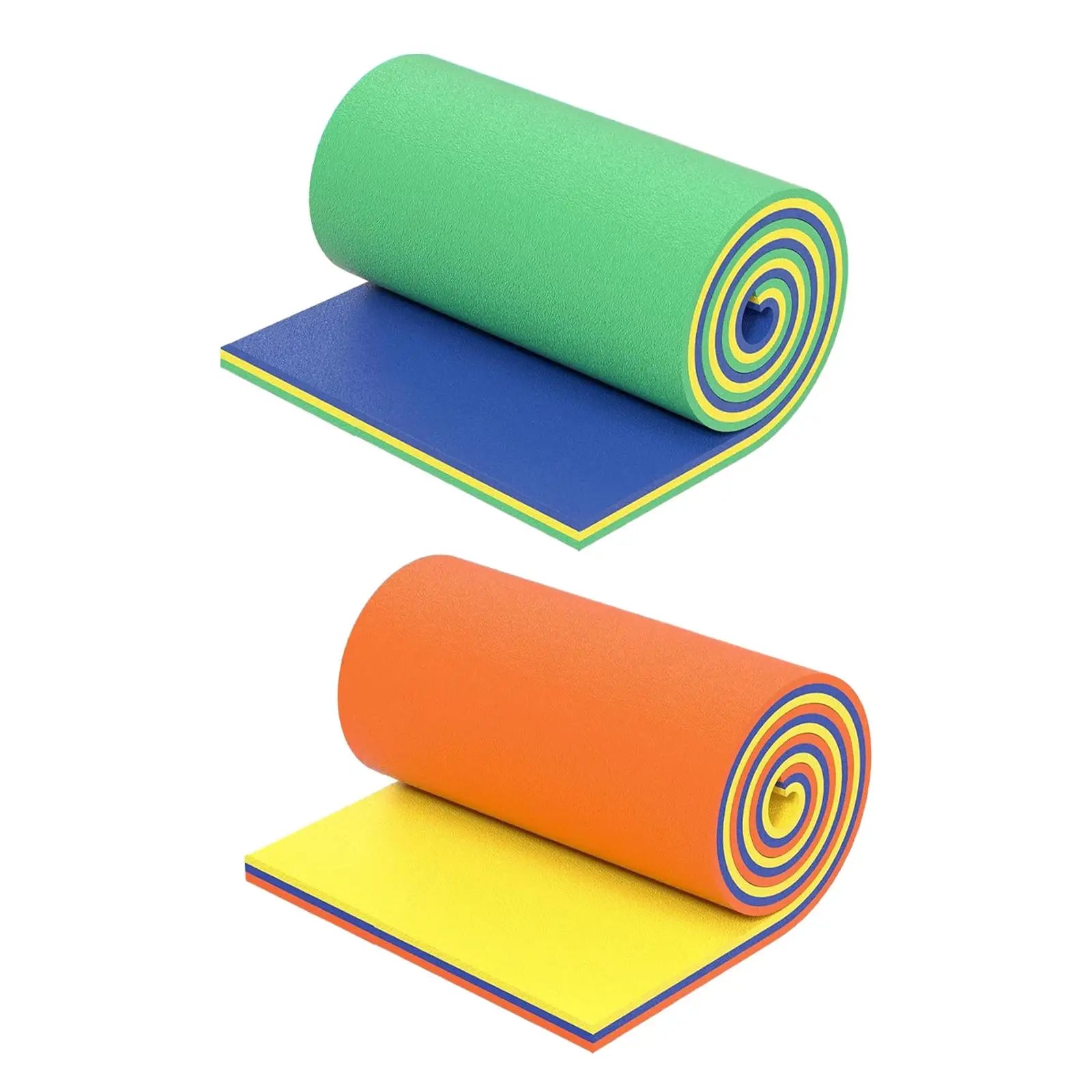 Tapis flottant pliable rangé et enroulé