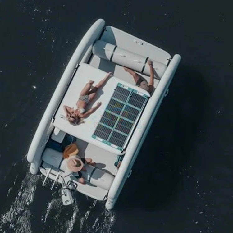 Détail de la structure gonflable du bateau électrique