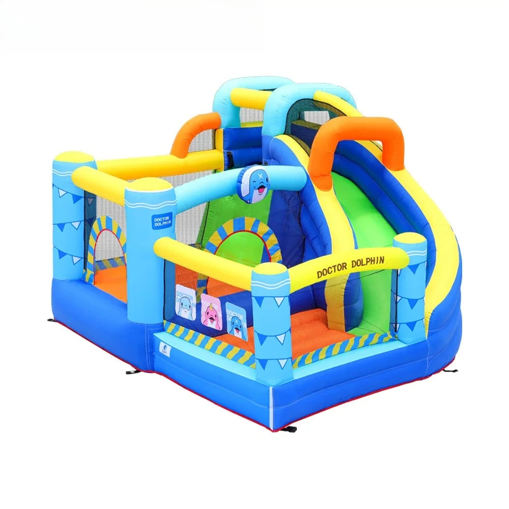 Toboggan aquatique gonflable château enfants en jeu