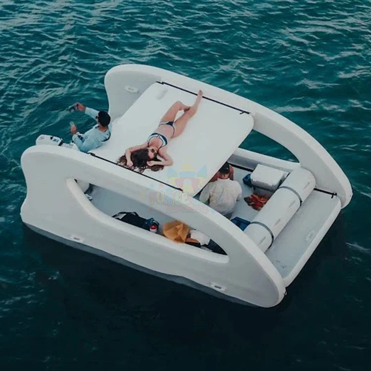 Bateau gonflable multicolore pour sorties en famille