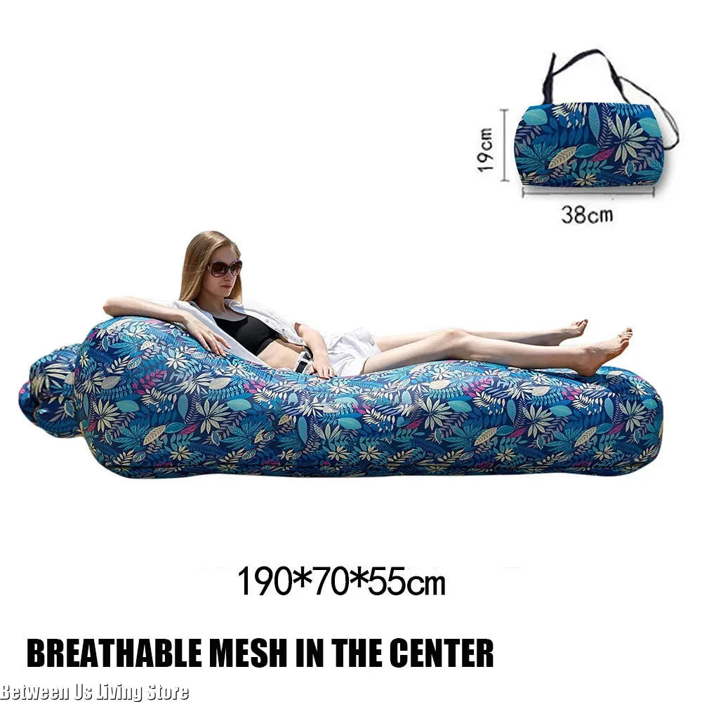 Vue complète du canapé gonflable amphibie piscine