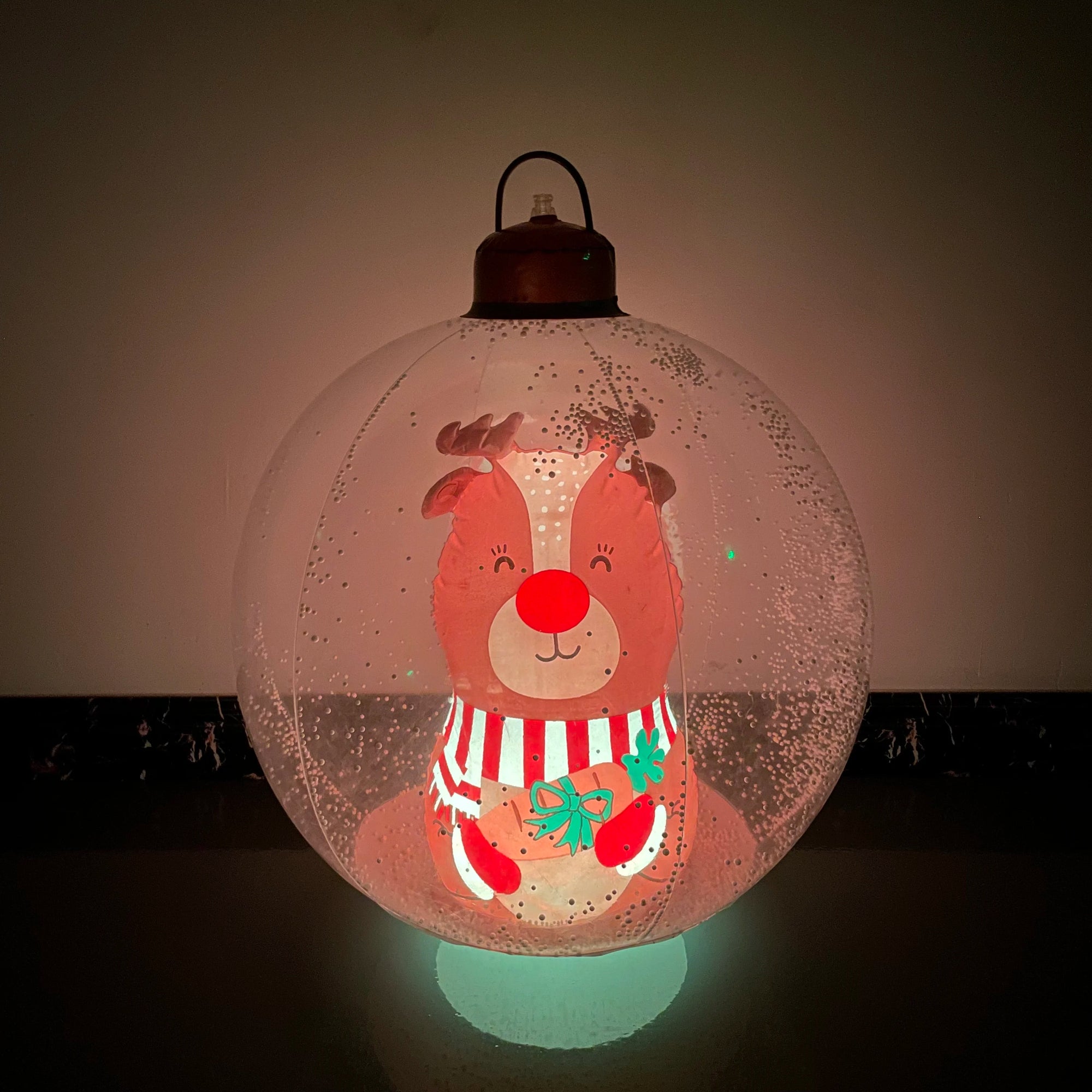 Décoration Noël gonflable boule neige renne sans lumière