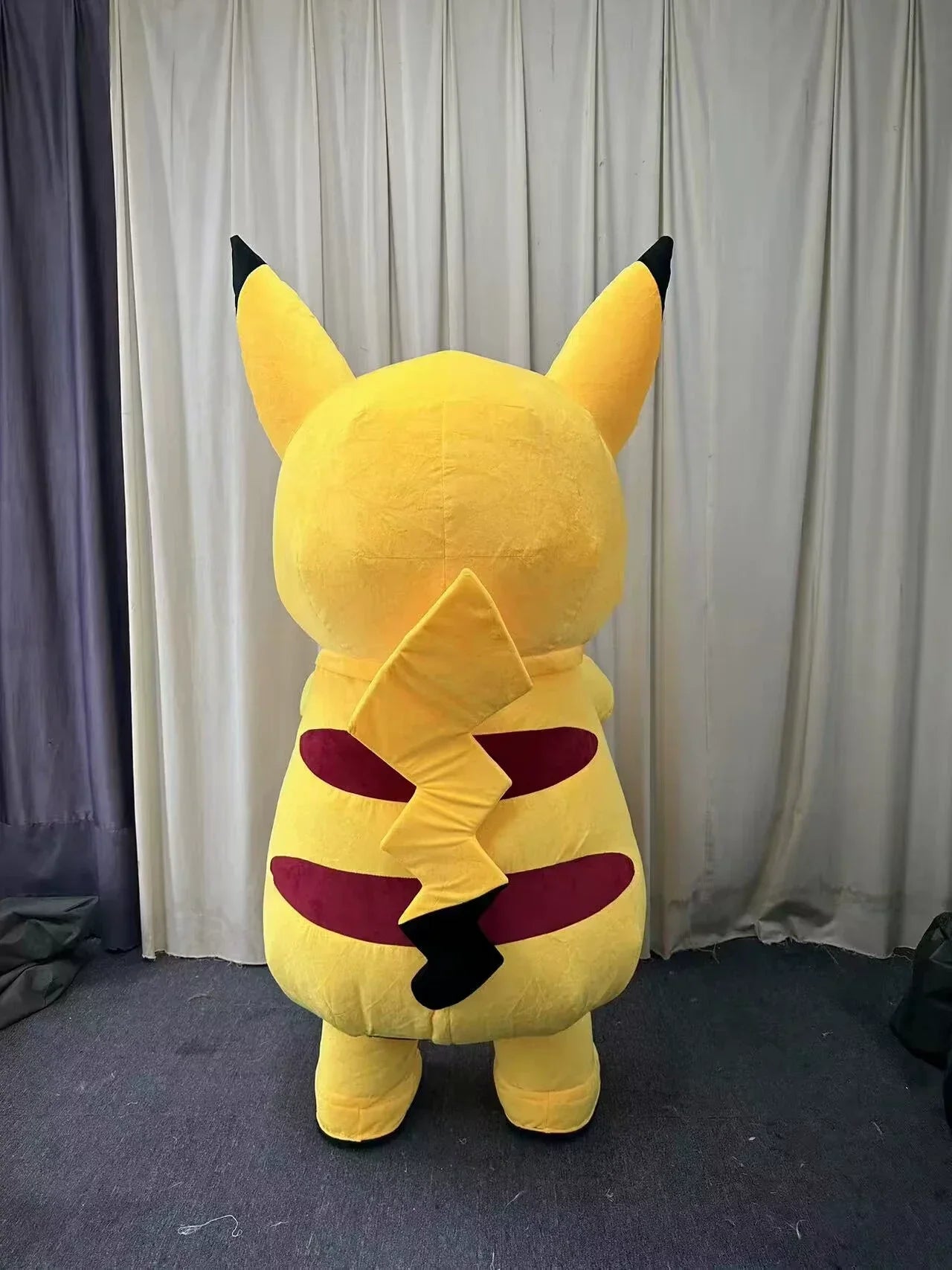 Costume gonflable souris jaune géante en peluche
