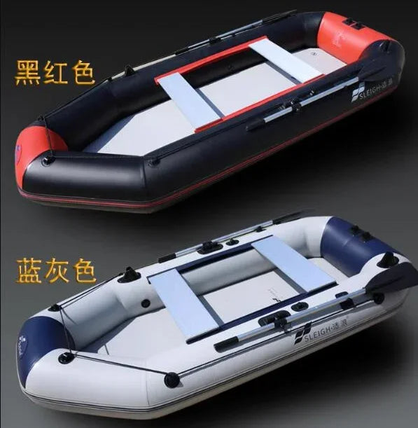 Bateau gonflable équipé d'un moteur électrique