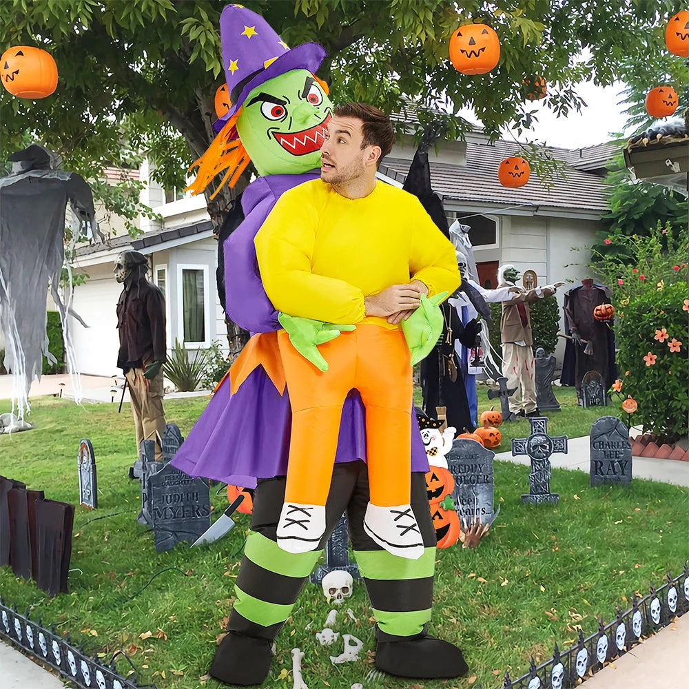 Combinaison gonflable Halloween sorcière portée en extérieur