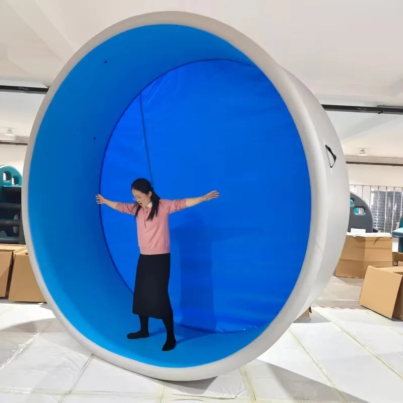 Piscine gonflable hors-sol utilisée en famille