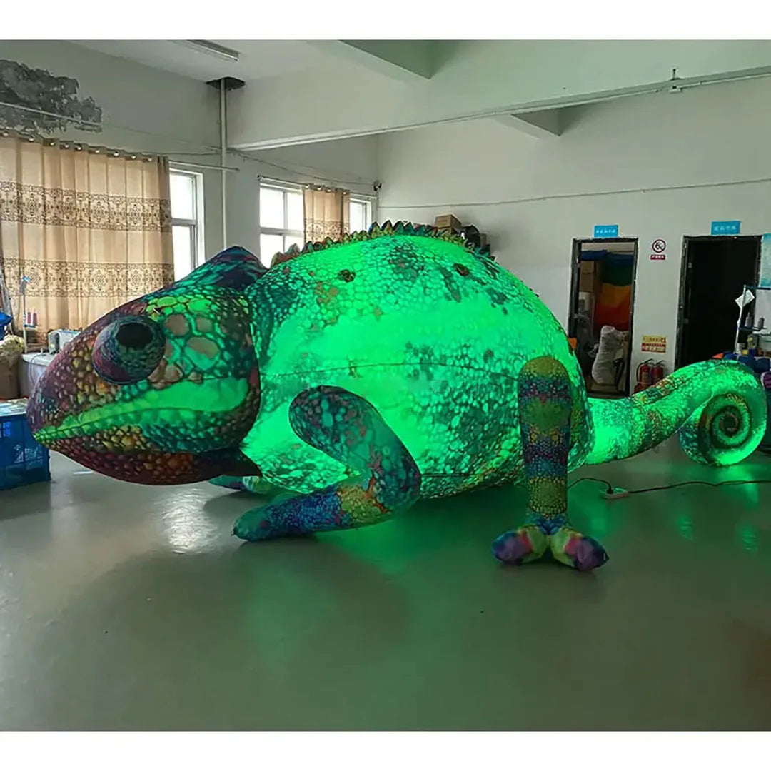 Détail de l'éclairage LED du caméléon gonflable