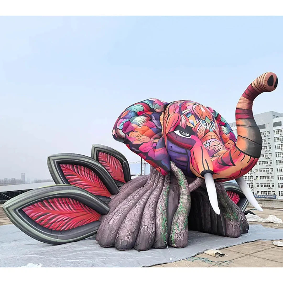 Tente gonflable scène éléphant installée lors d'un événement musical