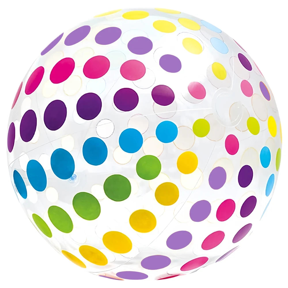 Ballon gonflable prêt à l'usage au bord de la piscine