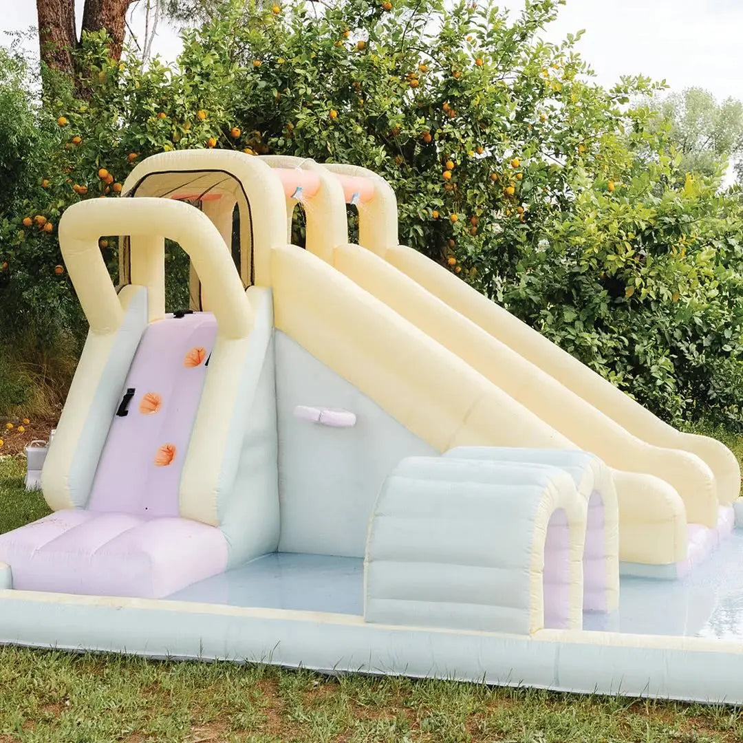 Château gonflable 5x5 multicolore toboggan aquatique ete