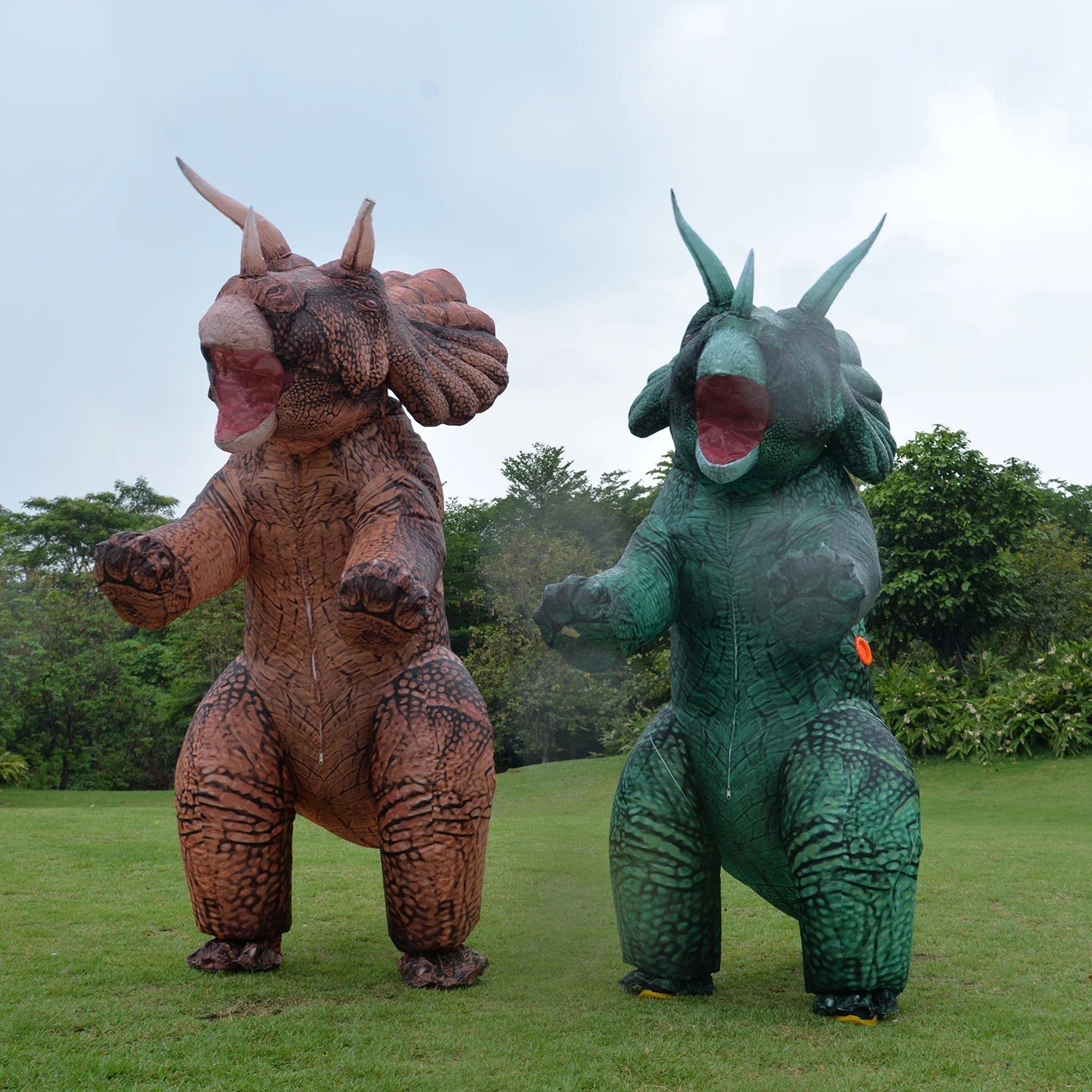 Costume triceratops gonflable détail cornes