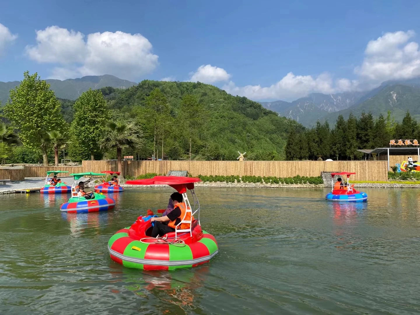 Bateau Gonflable Sportif Pistolet à Eau - vue d'ensemble
