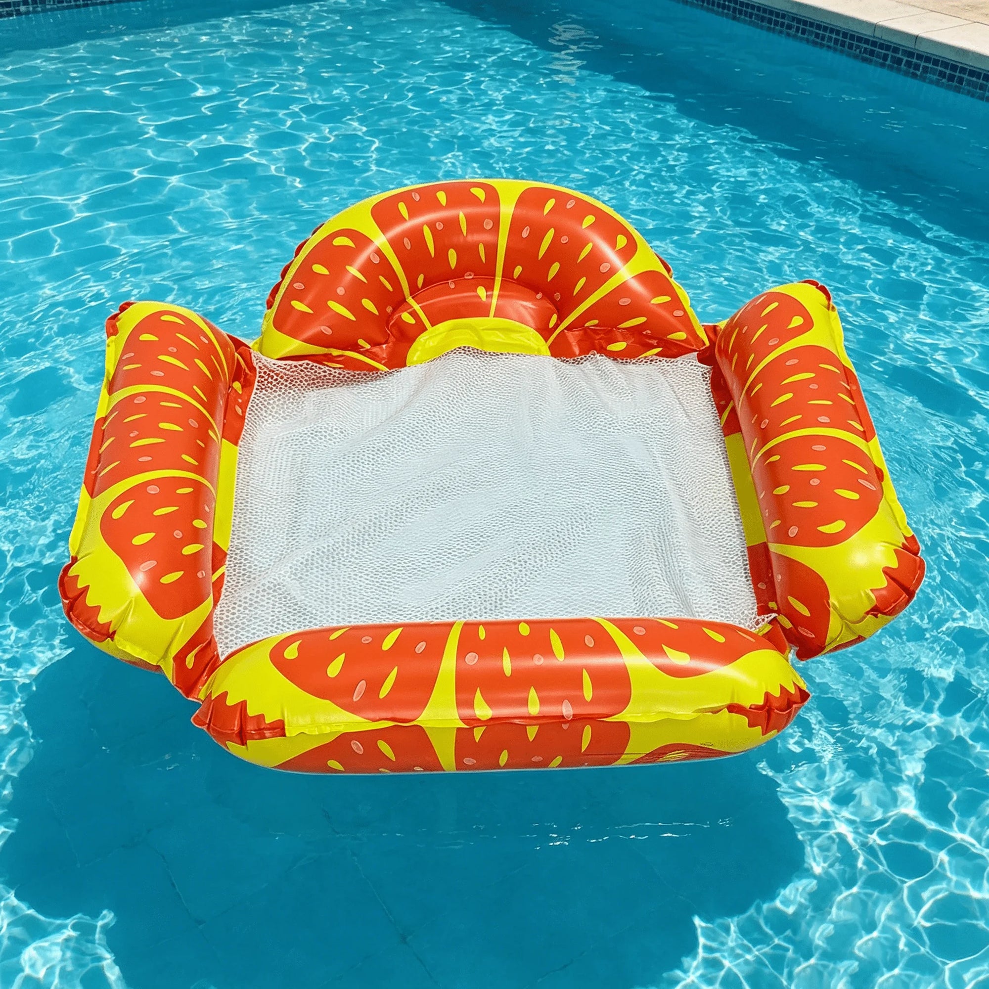 Bouée Gonflable Hamac Fruit Compact en famille
