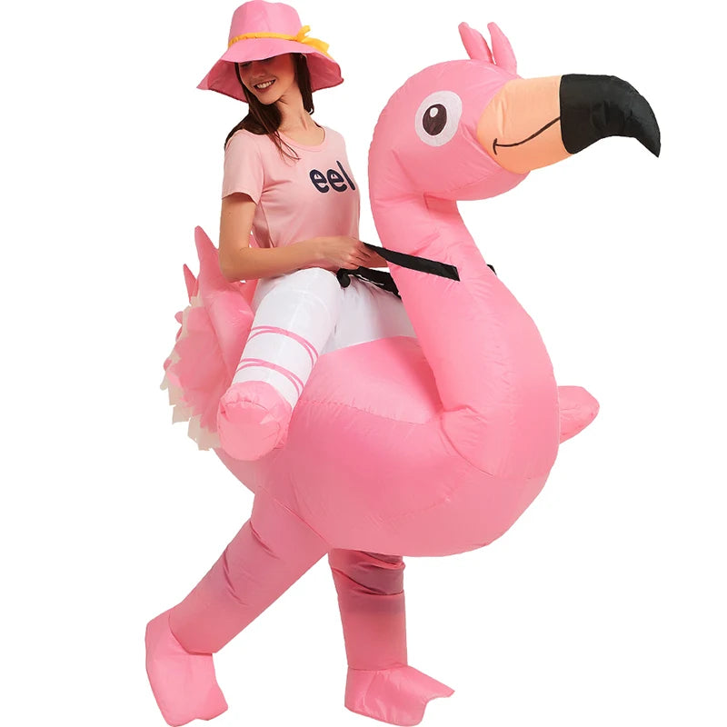 Déguisement flamant rose gonflable porté lors d'Halloween