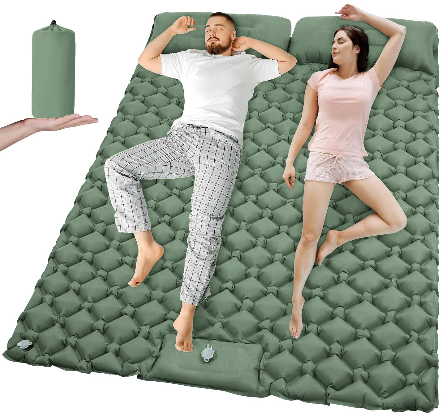 Matelas de camping gonflable dans le coffre d'une voiture