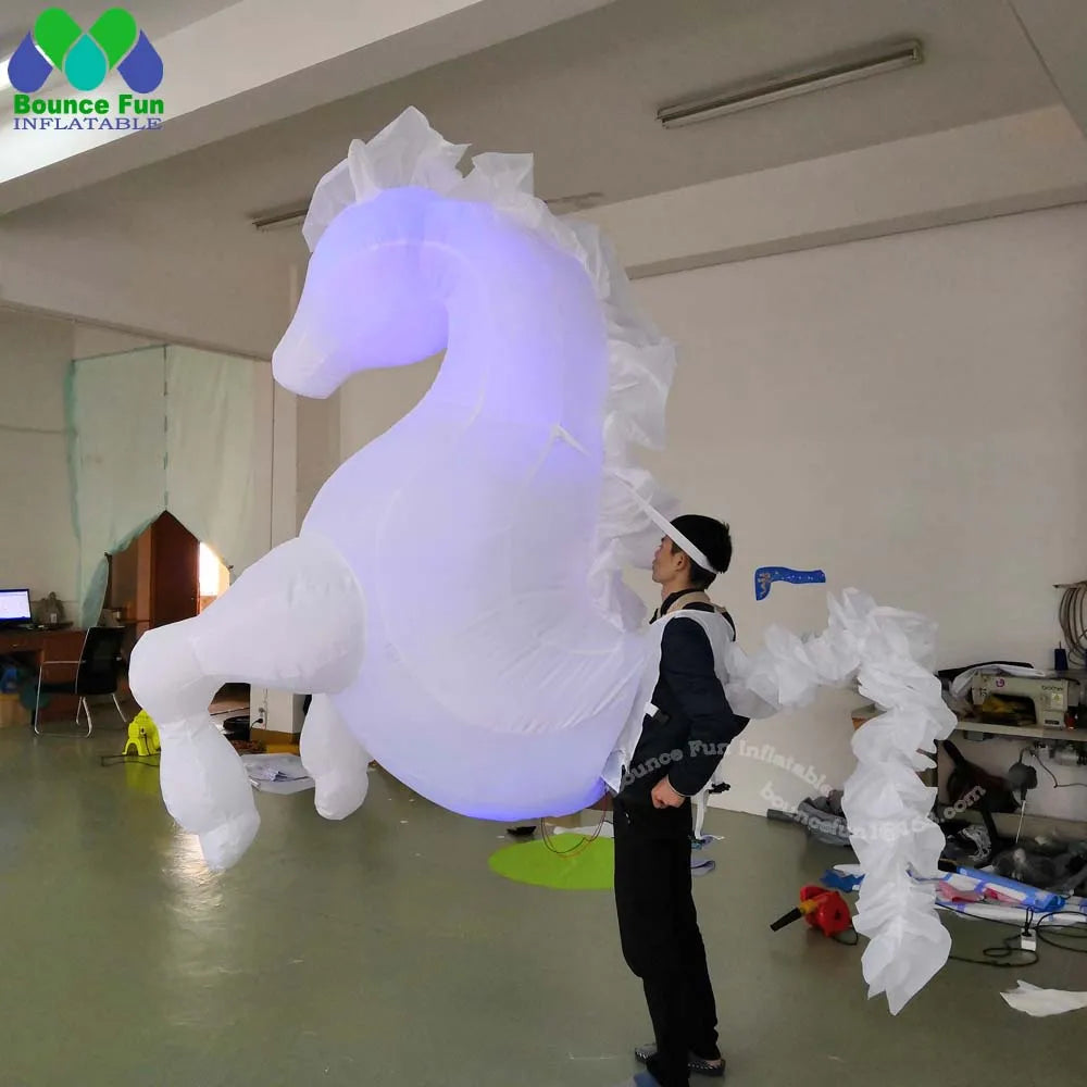 Détail des lumières LED du costume gonflable cheval