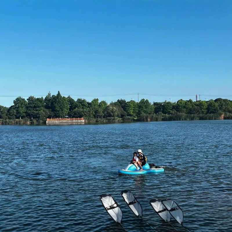 Détail de la propulsion sous-marine du jet-ski jouet