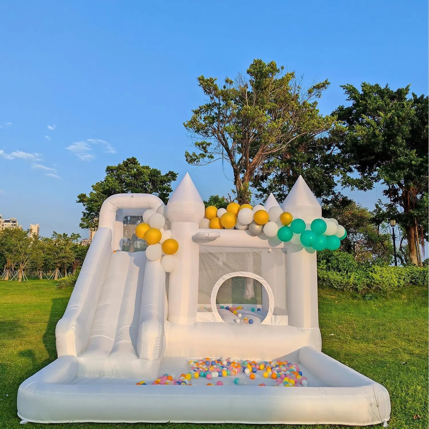 Château gonflable toboggan pour anniversaire
