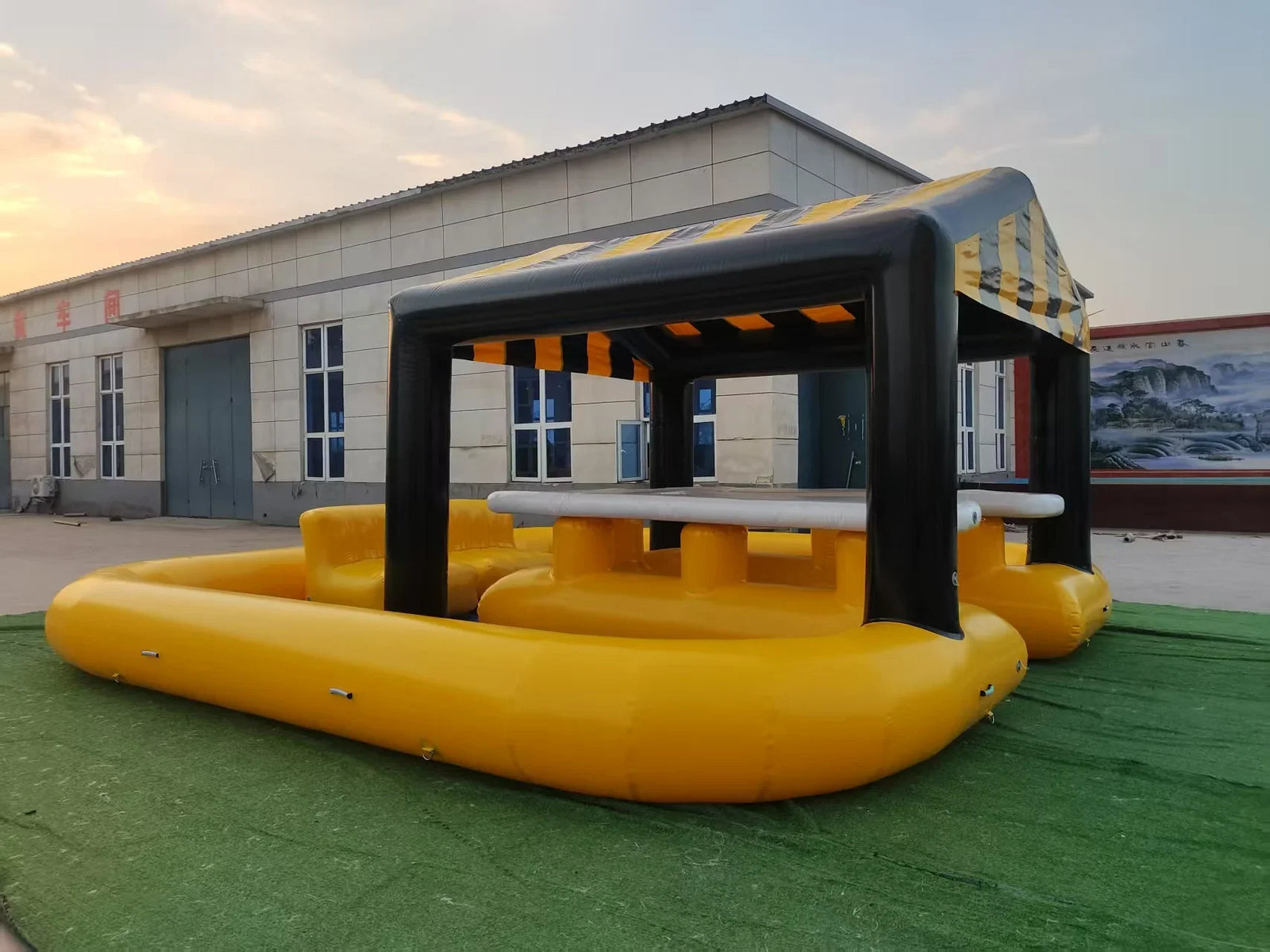 Bar gonflable piscine commercial en PVC vue d'ensemble
