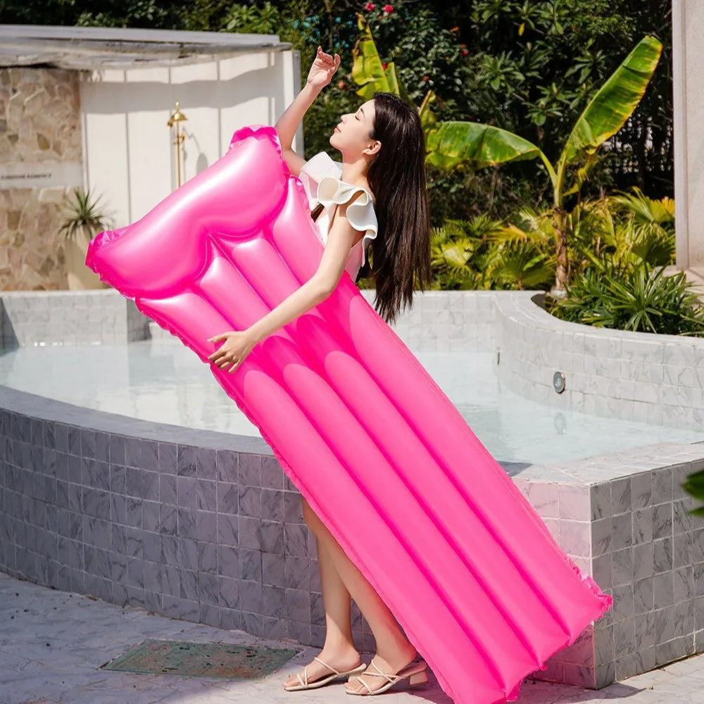 Canapé gonflable piscine packshot détail matelassé