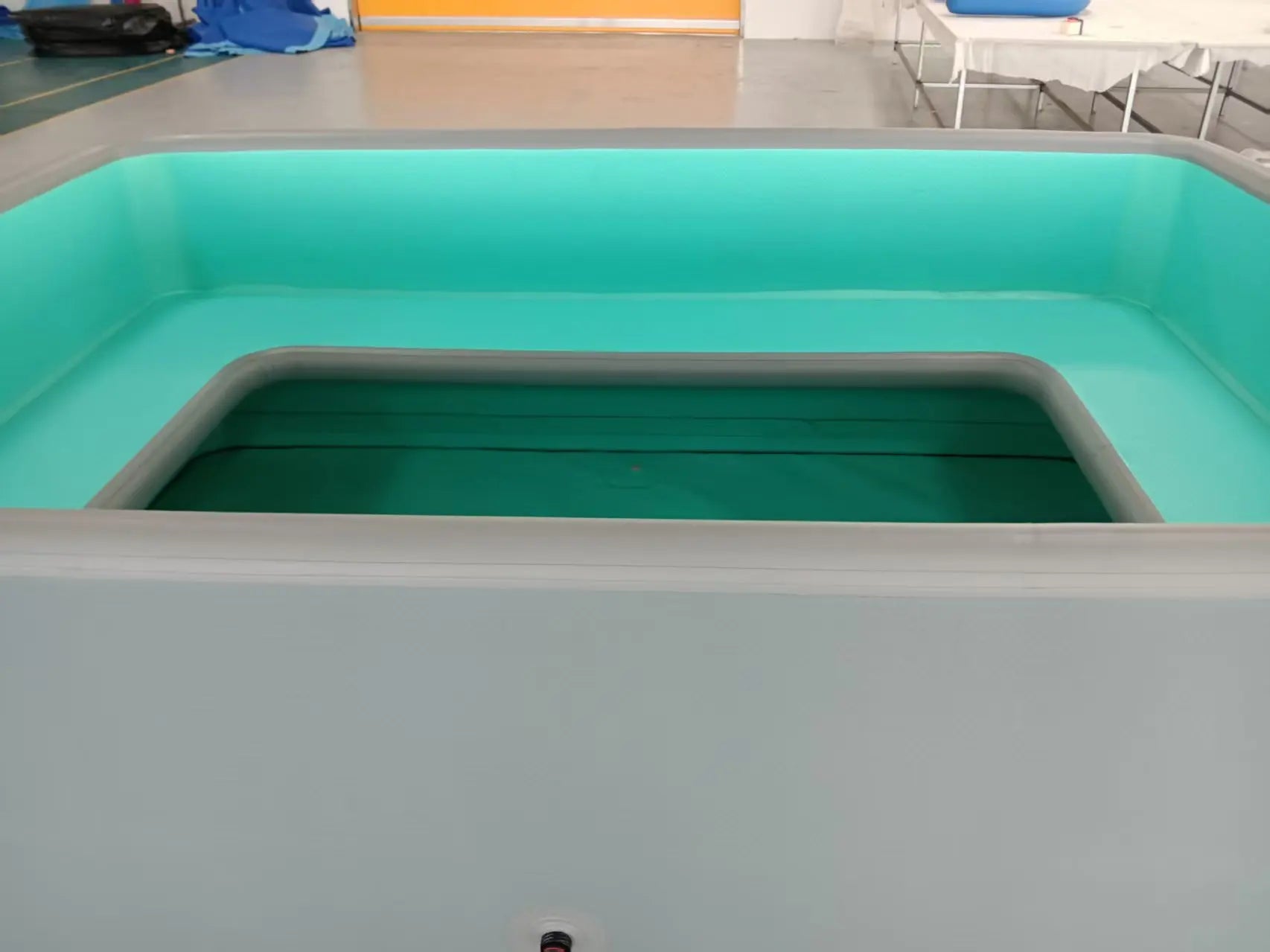Piscine Gonflable Famille Structure Drop Stitch vue de côté
