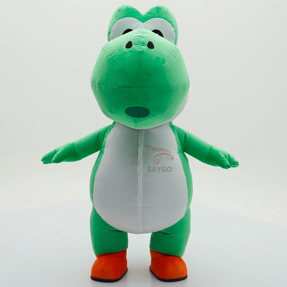 Costume gonflable dragon vert géant porté en extérieur