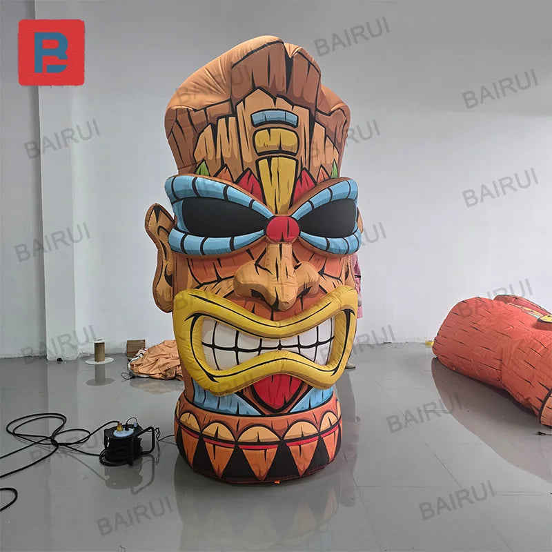 Décoration gonflable totem Tiki en situation