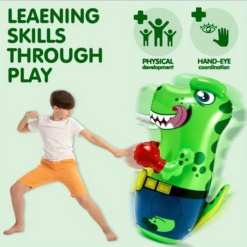 Sac de frappe gonflable T-Rex installé en extérieur