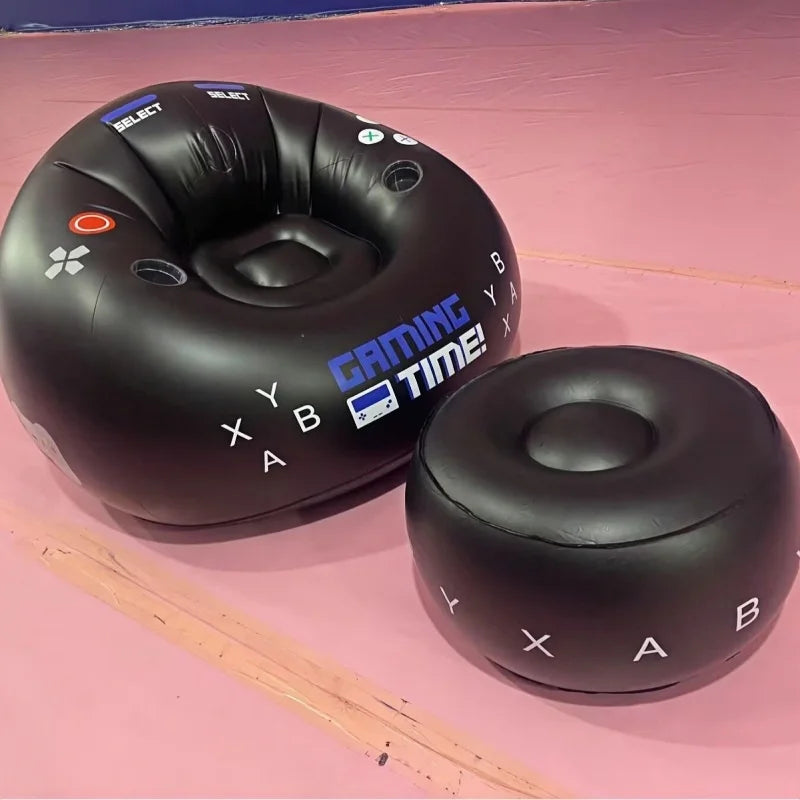 Canapé gonflable circulaire dans une salle de jeux