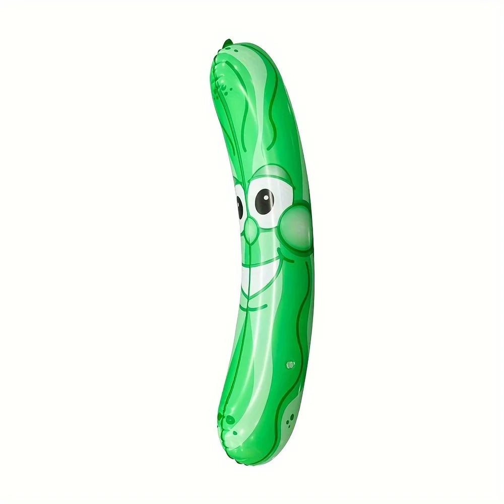Concombre gonflable vert installé en extérieur